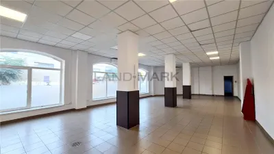 Spatiu Comercial , 262 mp utili, Zona Andrei Saguna - foto 1