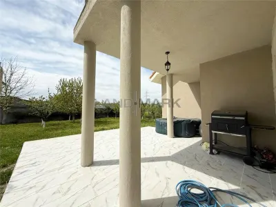 CASA individuala cu garaj, 5 camere, 3 bai Dumbravita zona lac Macilor - foto 22