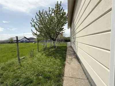 CASA individuala cu garaj, 5 camere, 3 bai Dumbravita zona lac Macilor - foto 25