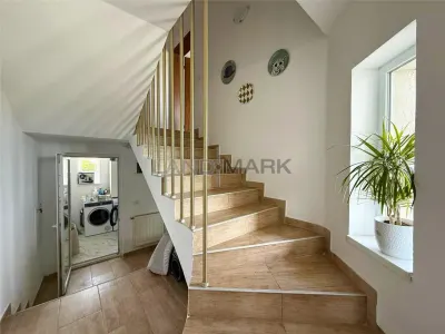 CASA individuala cu garaj, 5 camere, 3 bai Dumbravita zona lac Macilor - foto 4
