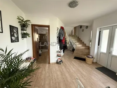 CASA individuala cu garaj, 5 camere, 3 bai Dumbravita zona lac Macilor - foto 5
