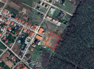 Teren de SERVICII de vanzare in zona Dumbravita padure - foto 1