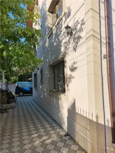 Vila pt 2 familii cu intrari separate - Voluntari