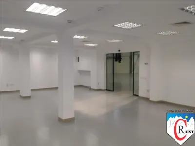 Hală dedicată pentru depozitare produse farmaceutice - foto 4