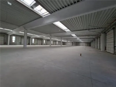 Hala din beton,4200 mp, 14 porti+3000 mp curte, risc 0 la incendiu - foto 15