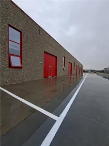 Hala din beton,4200 mp, 14 porti+3000 mp curte, risc 0 la incendiu - foto 4