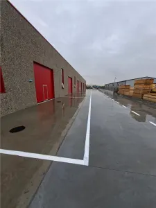 Hala din beton,4200 mp, 14 porti+3000 mp curte, risc 0 la incendiu - foto 6
