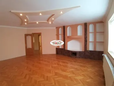 Casa spatioasa de vanzare in Cisnadie - foto 6