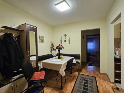Apartament 3 camere decomandat cu pivnita de vanzare in Vasile Aaron - foto 5