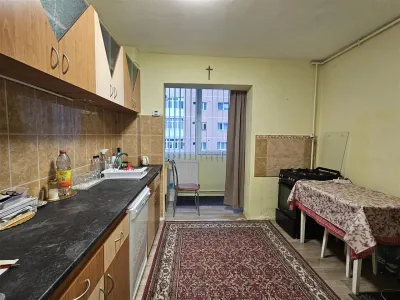 Apartament 3 camere decomandat cu pivnita de vanzare in Vasile Aaron - foto 6