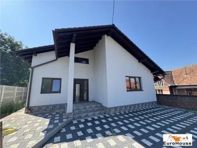 Casa noua de vanzare in Seusa - foto 1