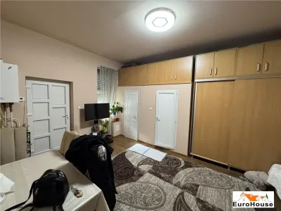 Apartament pretabil si pentru spatiu comercial de vanzare in Alba Iulia - foto 2