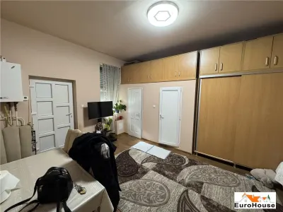 Apartament pretabil si pentru spatiu comercial de vanzare in Alba Iulia - foto 3