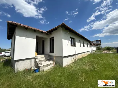 Casa de vanzare pe un nivel in Sard - foto 3