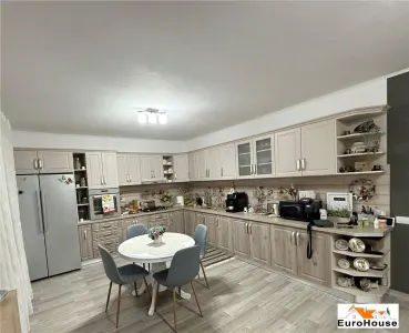 Casa de vanzare in Alba Iulia - foto 1