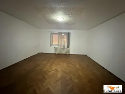 Casa de vanzare zona Centru pretabila pentru birouri - foto 13