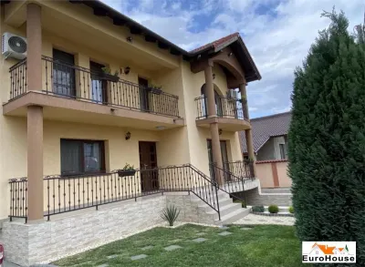 Casa de vanzare in Alba Iulia - foto 1