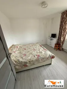 Apartament cu 5 camere de vanzare in Alba Iulia Centru - foto 2