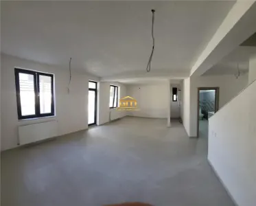 Vila noua P+M, Vladesti - foto 2