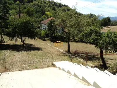 Casă cu teren 3800 mp,situată in com. Berislăvesti - foto 12