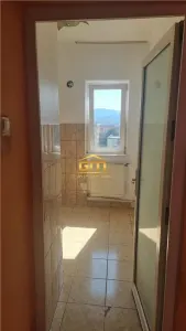 Apartament de vanzare - 2 camere, decomandat | Zona Traian - foto 4