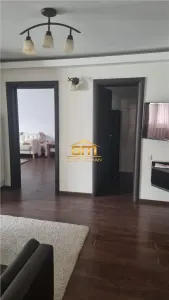 Apartament 3 camere de vanzare - zonă centrală, mobilat și utilat. - foto 3