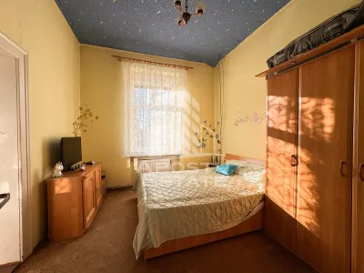 Casa la curte comuna cu 2 familii | 80mp utili | 350 teren | Sagului - foto 3