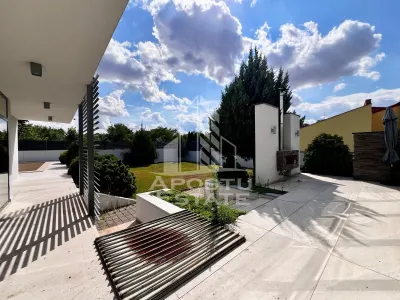 Casa de lux cu 5 camere, 4 bai, piscina privata , zona Aradului - Timisoara