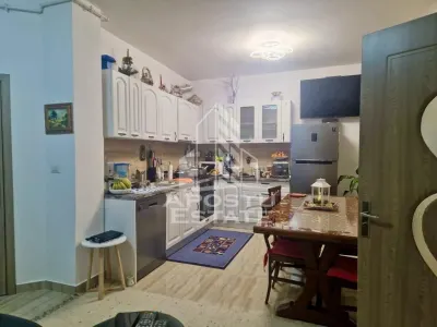 Casa cu 4 camere, , centrala proprie ,zona Parneava - foto 5