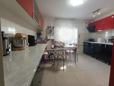 Apartament 4 camere, decomandat, 3 dormitoare, 2 bai, zona Fratelia. - foto 4