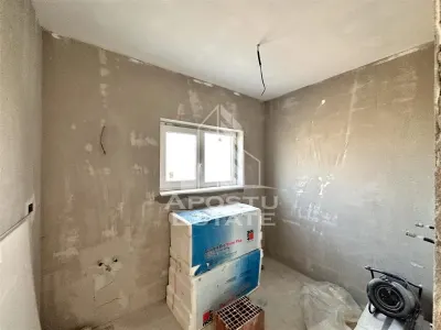 Jumatate de duplex cu 5 camere de vanzare, despartit, Dumbravita - foto 12