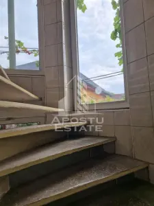 Casa familiala cu spatiu comercial si garaj P+1E+M 720 Mp - foto 13