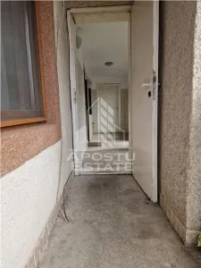 Casa familiala cu spatiu comercial si garaj P+1E+M 720 Mp - foto 18