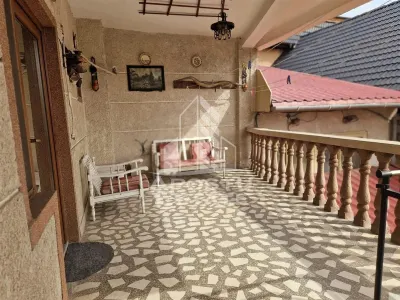 Casa familiala cu spatiu comercial si garaj P+1E+M 720 Mp - foto 19
