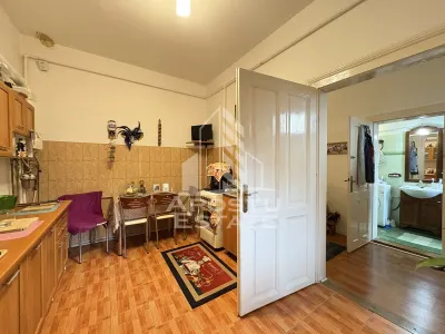 Apartament 2 camere, etaj intermediar, cu garaj in cladire reabilitata - foto 6