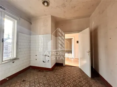 Casa individuala cu intrari separate in zona Complexului Studentesc - foto 7