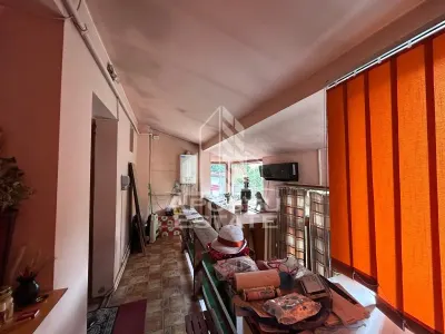 Casa la curte comuna cu doar 5 locatari, in Piata Maria. - foto 2