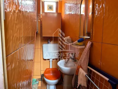 Casa la curte comuna cu doar 5 locatari, in Piata Maria. - foto 8