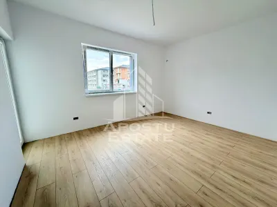 Apartament cu 2 camere, decomandat, etaj 1, zona Planetelor - foto 3