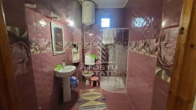 Casa individuala cu 6 camere,2 bai,teren de 1017 mp Pischia Central - foto 18