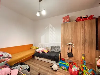 Apartament 3 camere, complet renovat la curte comuna in zona Centrala - foto 4