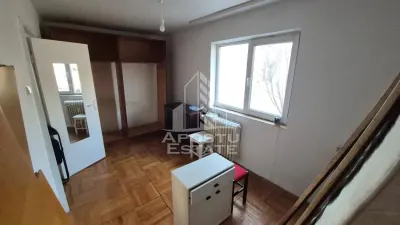 Apartament cu 3 camere, balcon, zona Sagului - foto 3