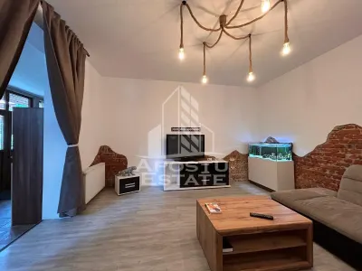 Proprietate cu loc de parcare in curte, modern in zona Odobescu - Timisoara