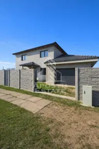 Casa moderna P+E cu teren de 877 mp – constructie 2022 - foto 1