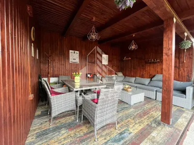 Casa cu 3 camere, renovata, 270mp teren, acces auto, zona Sagului - foto 12
