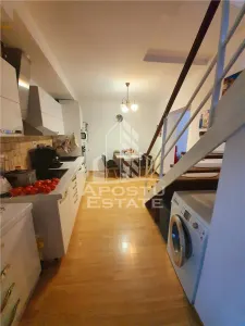 Apartament pe 4 camere, renovat complet la curte comuna in Balcescu - foto 3