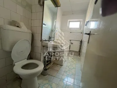 Apartament cu 3 camere, decomandat, situat in zona Sagului - foto 9
