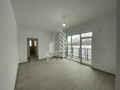 Spatiu comercial + loc parcare, 53 mp, Zona Planetelor - Giroc