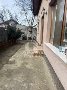Casa individuala in vatra satului Ghiroda ,teren 1307 mp utili - foto 2