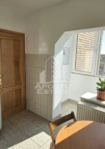 Apartament cu 3 camere, in Zona Fortuna, Arad. - foto 9